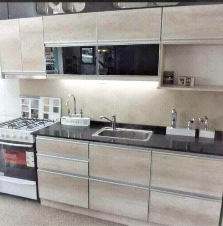 Cocina en melamina clara