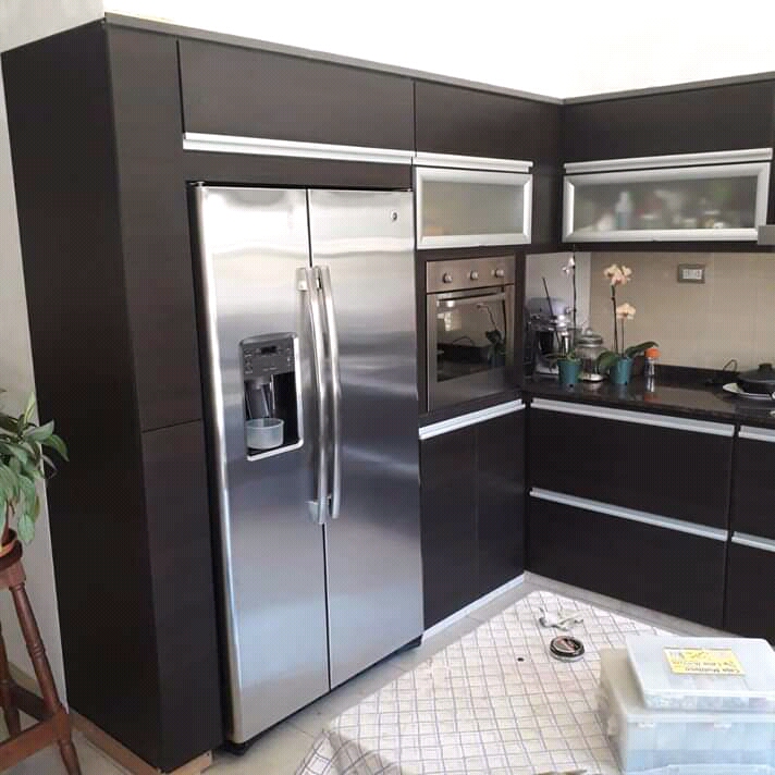 Cocina semioscura